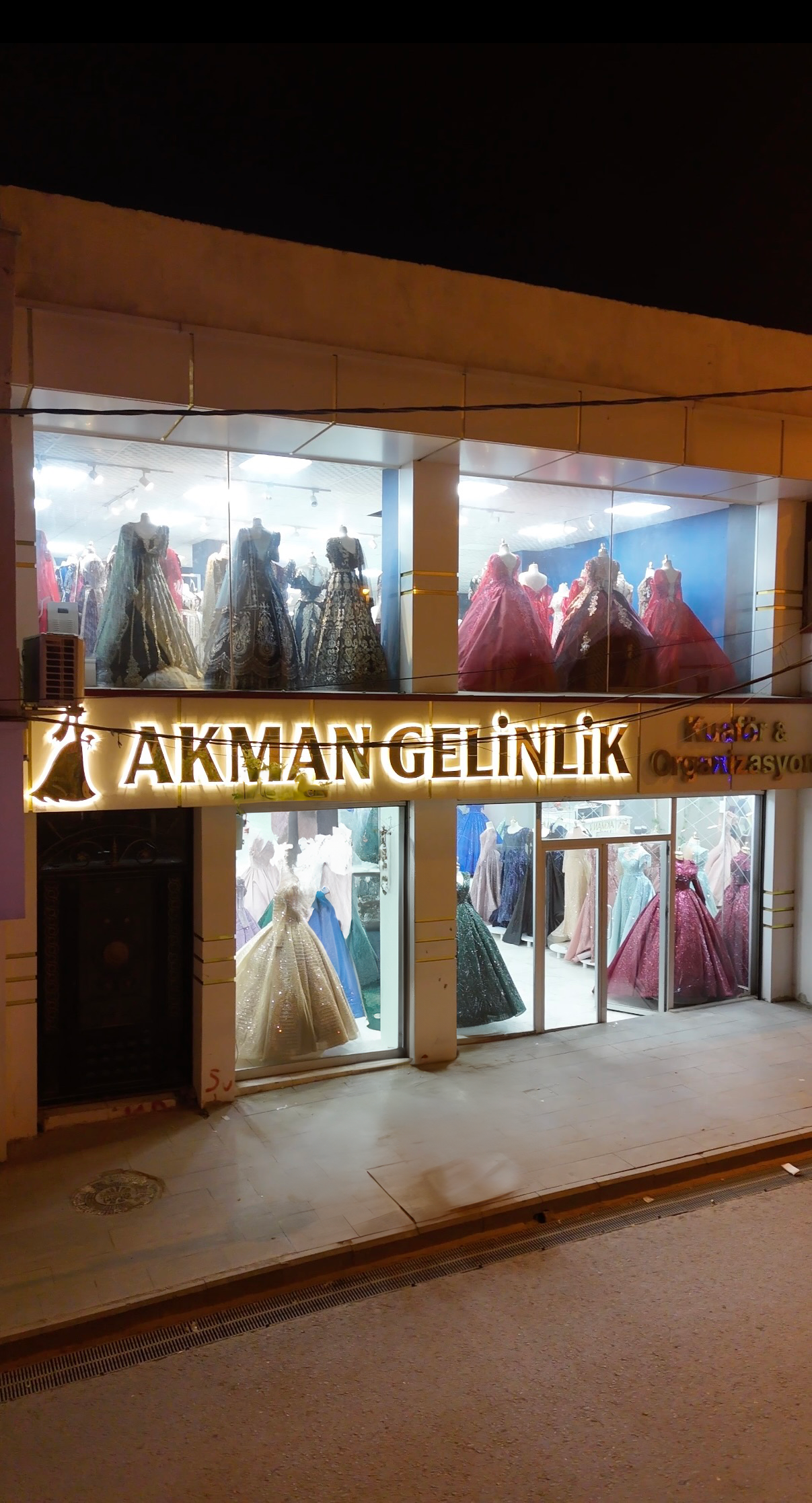 Akman Gelinlik