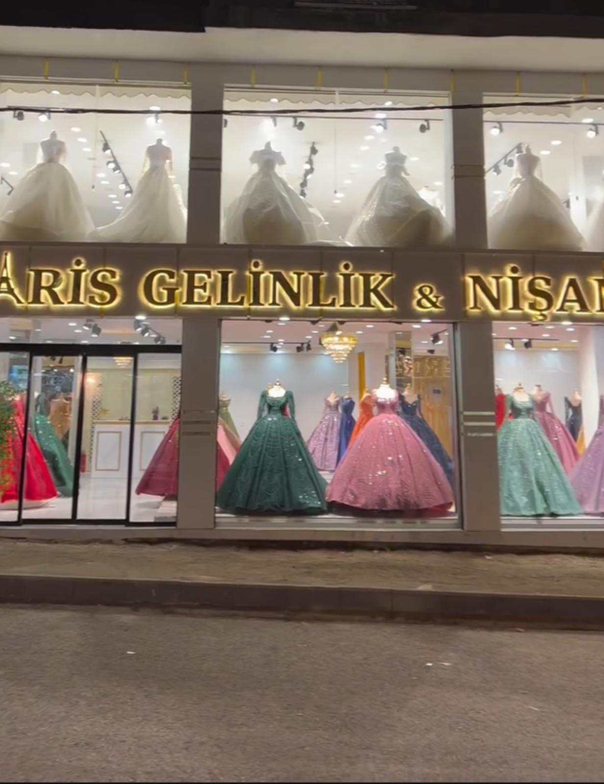 Paris Gelinlik ve Nişanlık